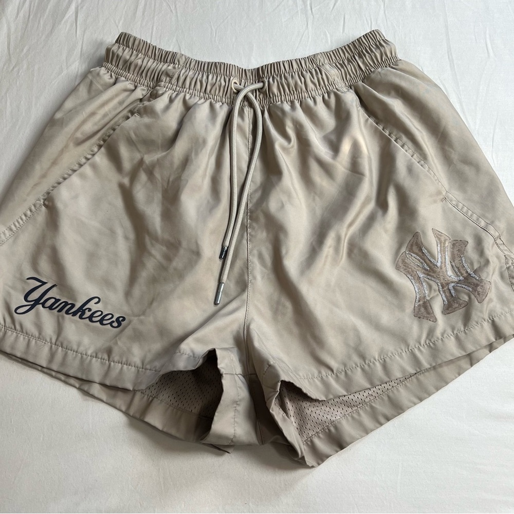 Pro Standard NY Yankees Shorts
